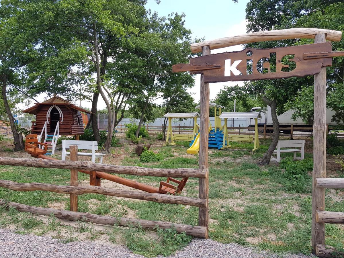 Liman Park Eco Hotel Stara Zbur'yivka Ngoại thất bức ảnh